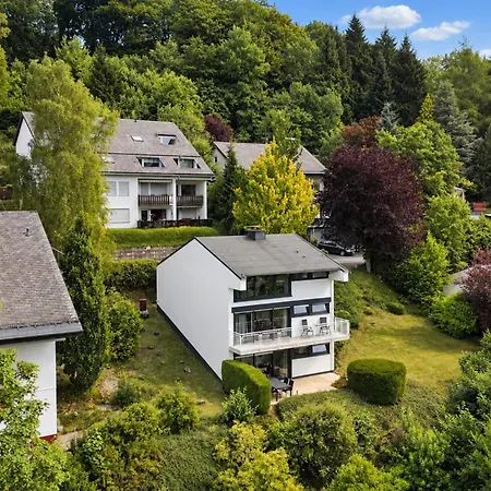 Luxurious Detached With Valley Views For 8 In Ferienhaus Winterberg