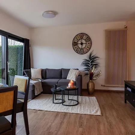 Ferienhaus Luxurious Detached With Valley Views For 8 In *