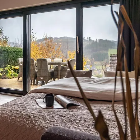 Ferienhaus Luxurious Detached With Valley Views For 8 In *
