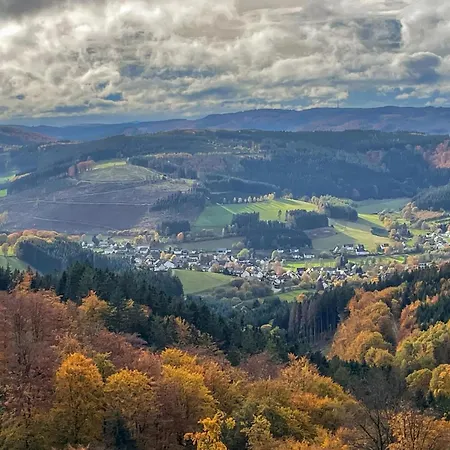 Luxurious Detached With Valley Views For 8 In
