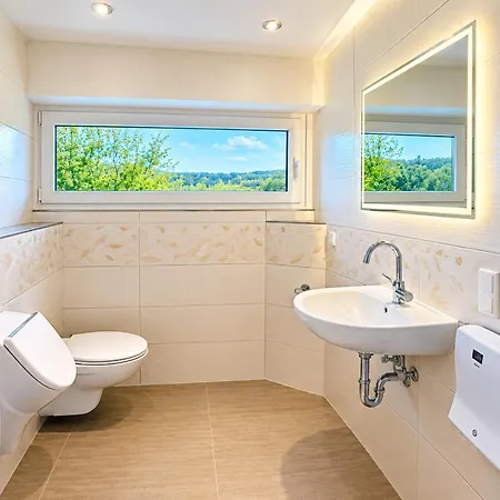 Luxurious Detached With Valley Views For 8 In Ferienhaus